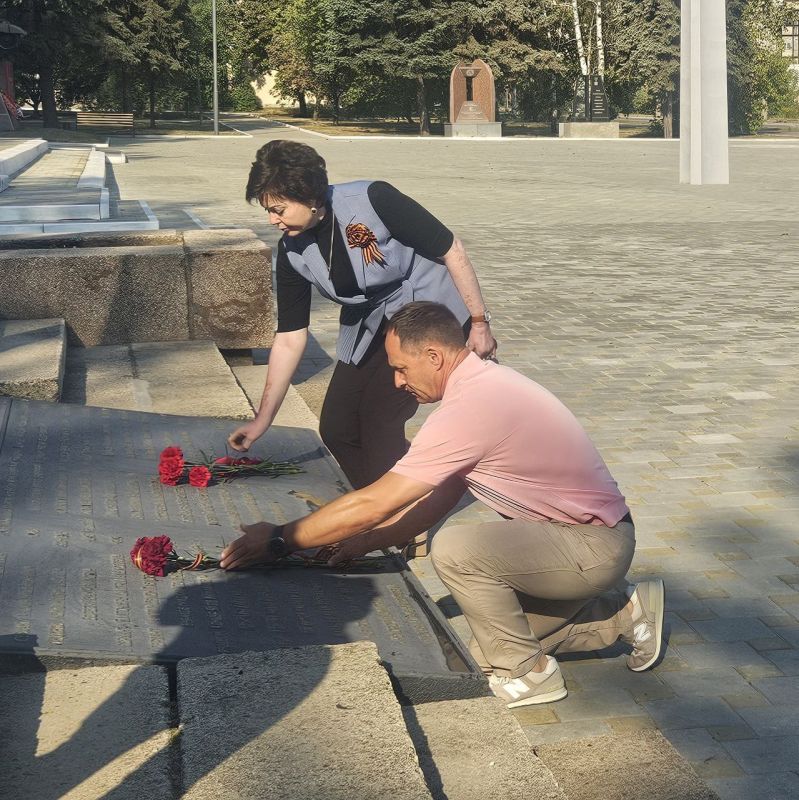 Сегодня актив Союза женщин города Ясиноватая приняли участие в мероприятии, посвящённому Дню освобождения Донбасса от немецко-фашистских захватчиков Сегодня актив Союза женщин города Ясиноватая приняли участие в мероприятии, посвящённому Дню освобождения Донбасса от немецко-фашистских захватчиков
