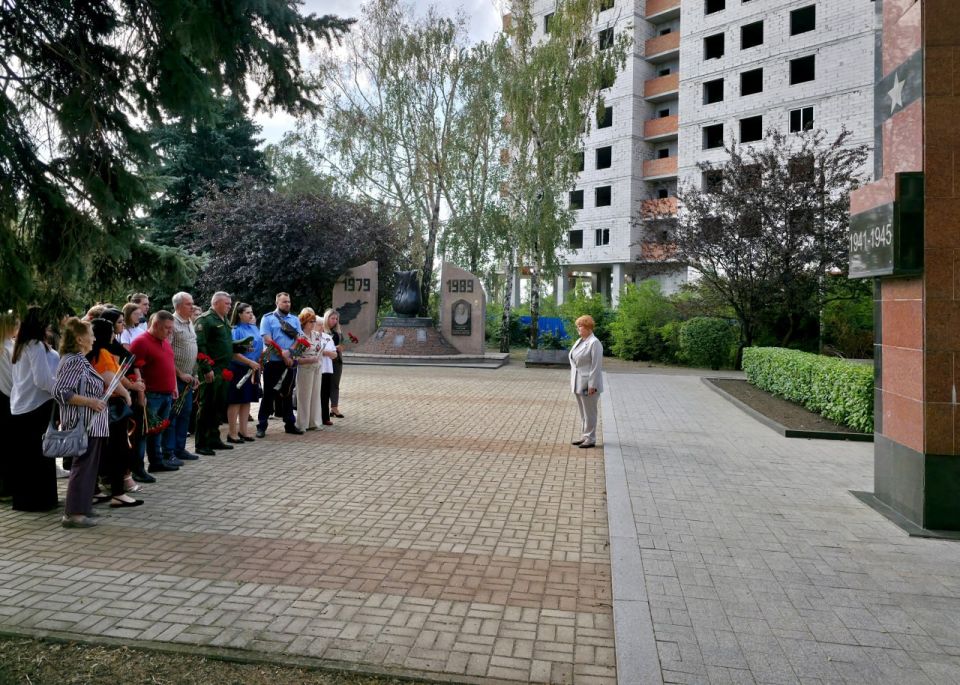 Иван Адамец: В день празднования 82-й годовщины освобождения Донбасса от немецко-фашистских захватчиков сотрудники учреждений Куйбышевского района приняли участие в торжественно-траурной церемонии возложения цветов к... Иван Адамец: В день празднования 82-й годовщины освобождения Донбасса от немецко-фашистских захватчиков сотрудники учреждений Куйбышевского района приняли участие в торжественно-траурной церемонии возложения цветов к...