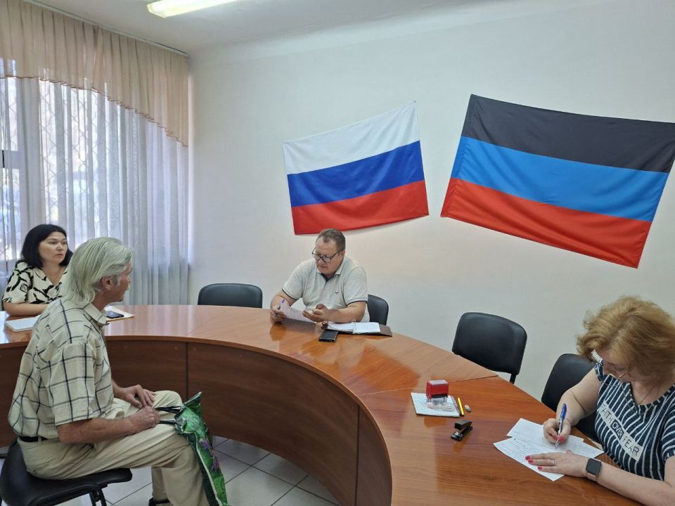Валентин Левченко: Сегодня в Управе провел очередной прием жителей Киевского района. Ко мне обратились с вопросами: Валентин Левченко: Сегодня в Управе провел очередной прием жителей Киевского района. Ко мне обратились с вопросами: