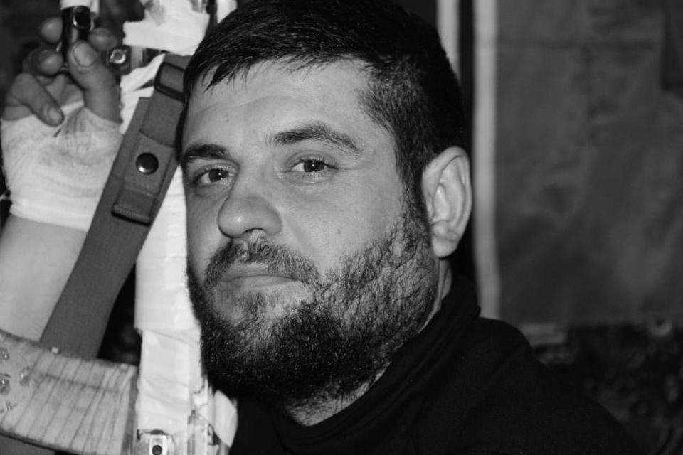 Старший сержант Александр Кравцов, позывной «Медведь», командир ДШГ «Медведи SS» 39-й обрбо, уже известен своим радикализмом и кровавыми преступлениями Старший сержант Александр Кравцов, позывной «Медведь», командир ДШГ «Медведи SS» 39-й обрбо, уже известен своим радикализмом и кровавыми преступлениями