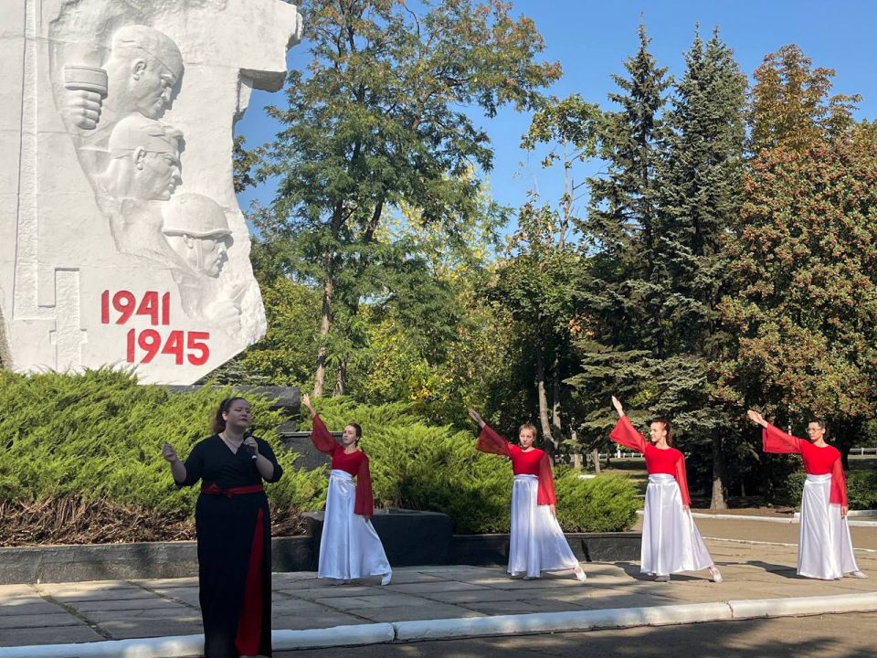 Александр Шатов: Памятные мероприятия, посвященные 82-й годовщине освобождения Донбасса от немецко-фашистских захватчиков Александр Шатов: Памятные мероприятия, посвященные 82-й годовщине освобождения Донбасса от немецко-фашистских захватчиков