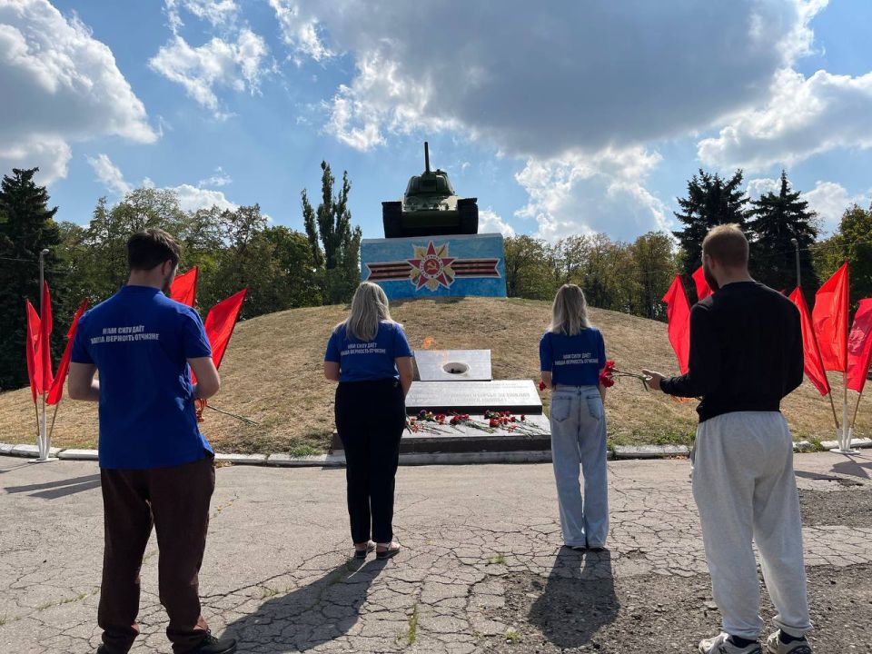 Иван Приходько: Молодежь Горловки почтила память героев-освободителей Донбасса Иван Приходько: Молодежь Горловки почтила память героев-освободителей Донбасса