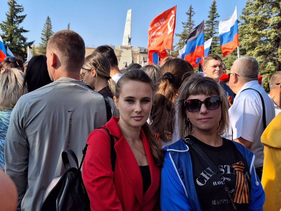 Александр Шатов: Делегация Шахтерского округа приняла участие в торжественном мероприятии на легендарной высоте Саур-Могила Александр Шатов: Делегация Шахтерского округа приняла участие в торжественном мероприятии на легендарной высоте Саур-Могила