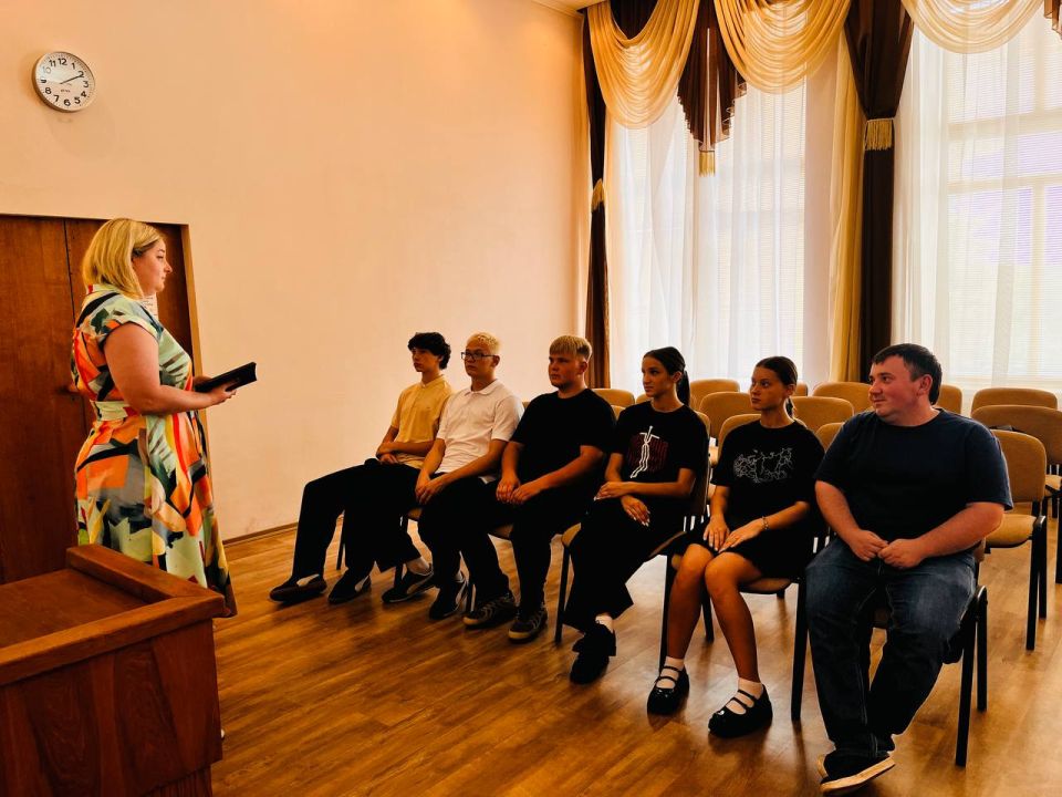 Встреча с представителями молодежных некоммерческих организаций Встреча с представителями молодежных некоммерческих организаций