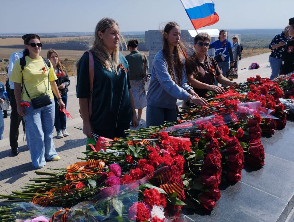 Сергей Желновач: Саур-Могила – это не просто мемориал, это символ героизма и стойкости народов Донбасса Сергей Желновач: Саур-Могила – это не просто мемориал, это символ героизма и стойкости народов Донбасса