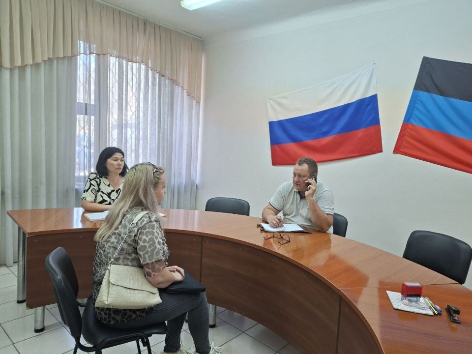 Валентин Левченко: Сегодня в Управе провел очередной прием жителей Киевского района. Ко мне обратились с вопросами: Валентин Левченко: Сегодня в Управе провел очередной прием жителей Киевского района. Ко мне обратились с вопросами: