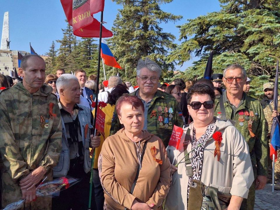 Александр Шатов: Делегация Шахтерского округа приняла участие в торжественном мероприятии на легендарной высоте Саур-Могила Александр Шатов: Делегация Шахтерского округа приняла участие в торжественном мероприятии на легендарной высоте Саур-Могила