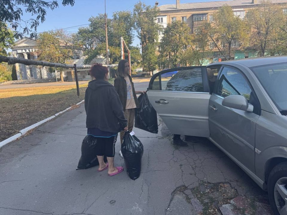 Дорогие друзья!. С радостью сообщаю: груз, собранный и отправленный нашими друзьями из Новоуральска, успешно передан и добрался до места назначения Дорогие друзья!. С радостью сообщаю: груз, собранный и отправленный нашими друзьями из Новоуральска, успешно передан и добрался до места назначения