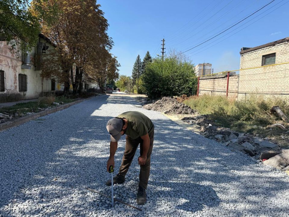 Виктория Жукова: Подрядчики Нижегородской области продолжают обновление дороги в Харцызске Виктория Жукова: Подрядчики Нижегородской области продолжают обновление дороги в Харцызске