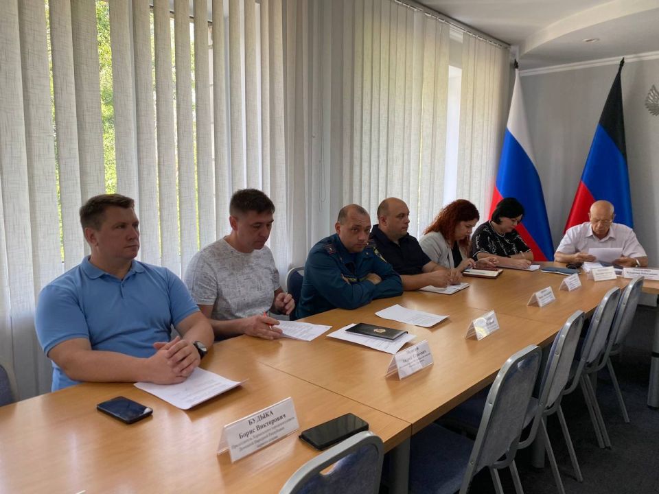 Виктория Жукова: Провела еженедельное аппаратное совещание с руководителями ведомств, а также представителями силовых структур Виктория Жукова: Провела еженедельное аппаратное совещание с руководителями ведомств, а также представителями силовых структур
