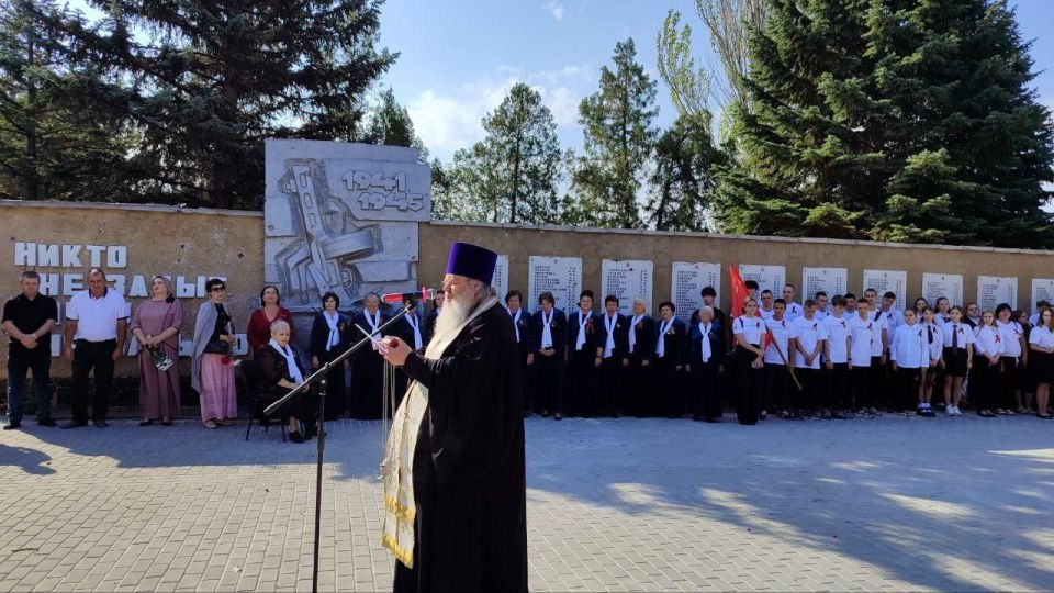 В Докучаевск почтили память освободителям Донбасса В Докучаевск почтили память освободителям Донбасса