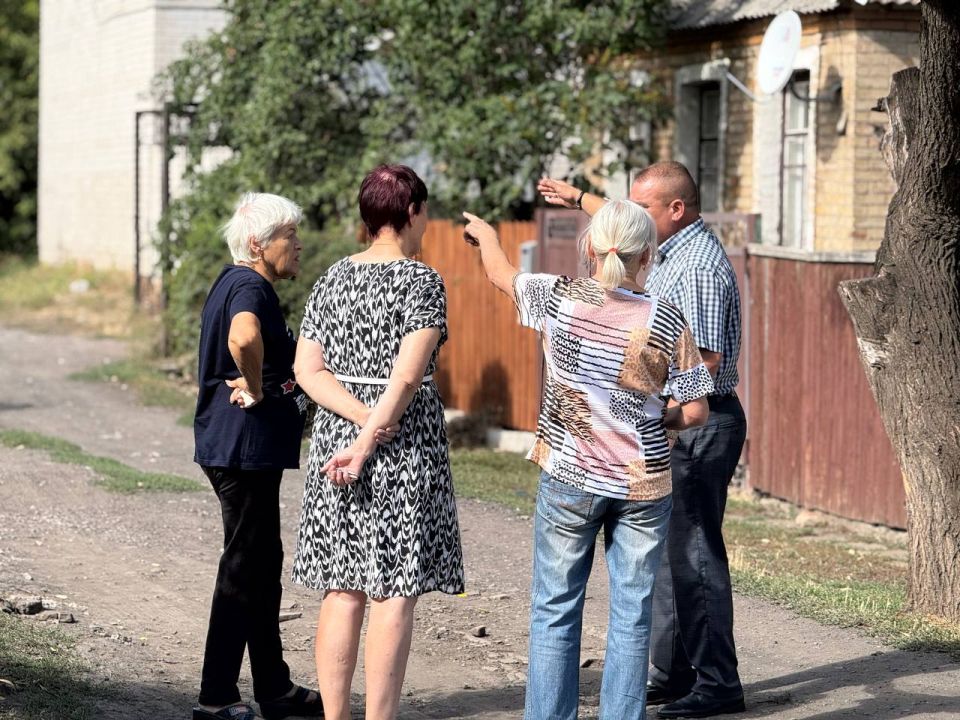 Денис Зубов: Встреча с жителями: Александр Кузнецов ответил на вопросы горожан Денис Зубов: Встреча с жителями: Александр Кузнецов ответил на вопросы горожан