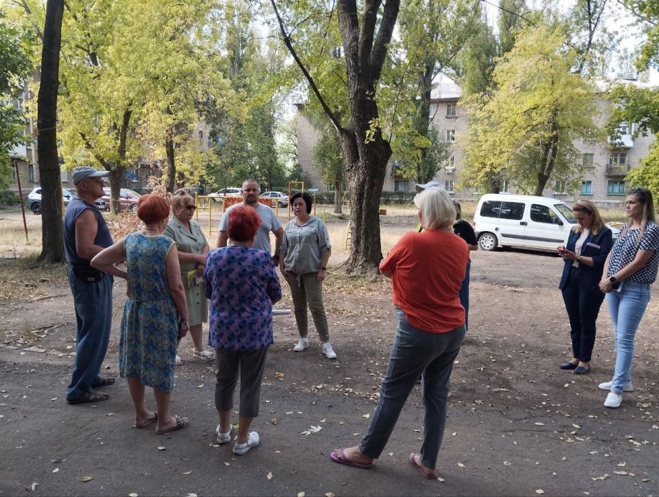 Заместитель председателя #Комитет_по_вопросам_агропромышленного_комплекса_земельных_отношений Максим Королюк (фракция «Единая Россия») продолжает работу в Харцызске Заместитель председателя #Комитет_по_вопросам_агропромышленного_комплекса_земельных_отношений Максим Королюк (фракция «Единая Россия») продолжает работу в Харцызске