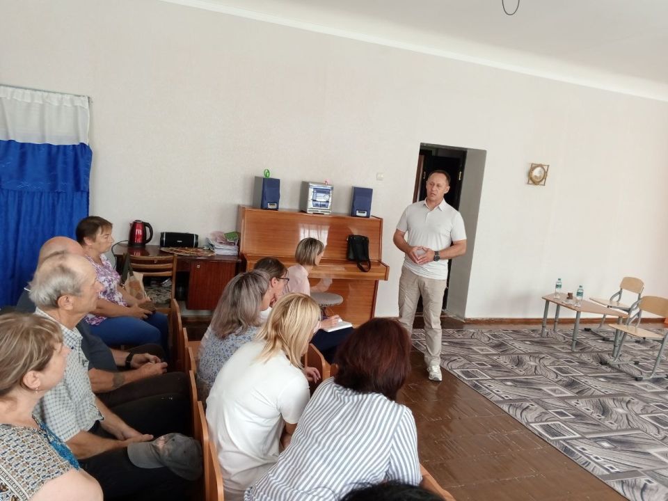 Александр Пеняев: Сегодня, 09 сентября, провел важную встречу с коллективом детского сада №5. Вместе с нами был начальник отдела надзорной деятельности и профилактической работы Евгений Анатольевич Толстых, который подробно... Александр Пеняев: Сегодня, 09 сентября, провел важную встречу с коллективом детского сада №5. Вместе с нами был начальник отдела надзорной деятельности и профилактической работы Евгений Анатольевич Толстых, который подробно...