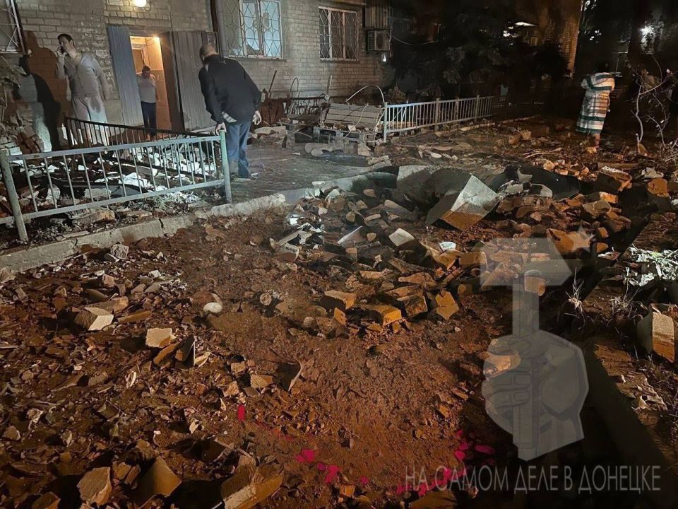 Украинские террористы, по предварительным данным, пытаются атаковать столицу ДНР ракетами Storm Shadow, сообщили в оперативных службах Украинские террористы, по предварительным данным, пытаются атаковать столицу ДНР ракетами Storm Shadow, сообщили в оперативных службах