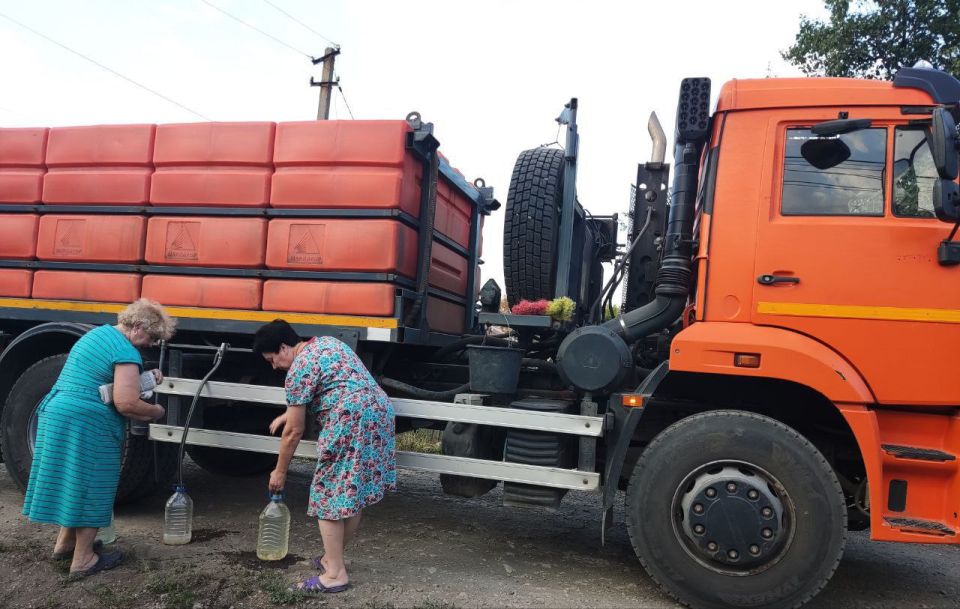 По поручению Главы Донецкой Народной Республики Дениса Владимировича Пушилина, депутат «Единой России» Евгения Мажара, провела сход с жителями Ленинского района По поручению Главы Донецкой Народной Республики Дениса Владимировича Пушилина, депутат «Единой России» Евгения Мажара, провела сход с жителями Ленинского района