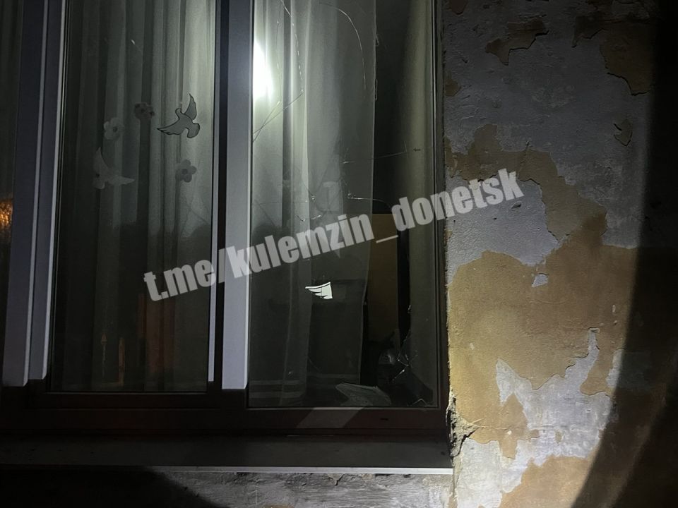 Алексей Кулемзин: Последствия вчерашней комбинированной атаки украинских фашистов по жилому дому на улице Батищева в Киевском районе, школе № 31 в Ленинском районе, жилым домам по улице Диктатуры пролетариата в Буденновском... Алексей Кулемзин: Последствия вчерашней комбинированной атаки украинских фашистов по жилому дому на улице Батищева в Киевском районе, школе № 31 в Ленинском районе, жилым домам по улице Диктатуры пролетариата в Буденновском...
