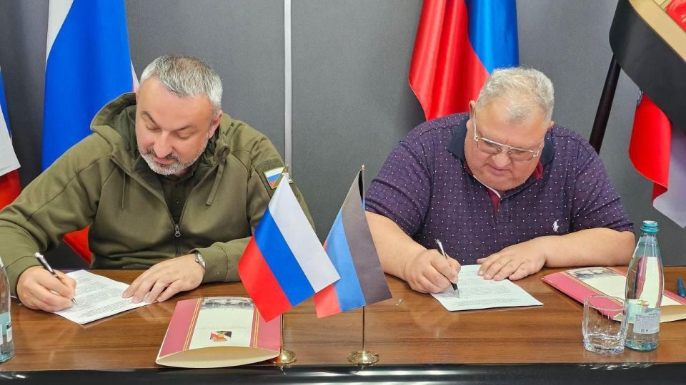 Игорь Мартынов: Сегодня хочу поздравить с Днём Рождения нашего товарища и надёжного партнёра — Главу администрации Тихвинского района Ленинградской области Алексея Брицуна! Игорь Мартынов: Сегодня хочу поздравить с Днём Рождения нашего товарища и надёжного партнёра — Главу администрации Тихвинского района Ленинградской области Алексея Брицуна!