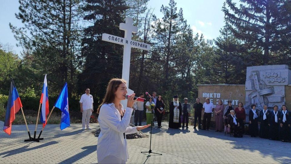 В Докучаевск почтили память освободителям Донбасса В Докучаевск почтили память освободителям Донбасса