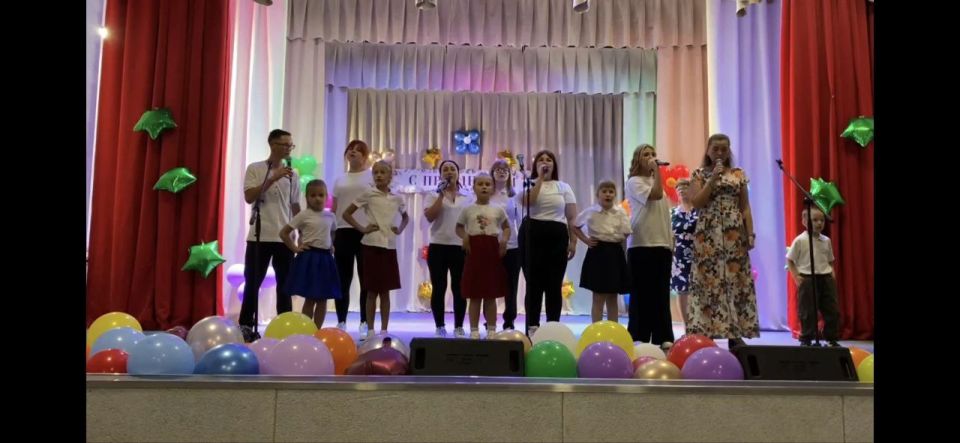 В МБУ "Ближненский СДК" состоялся праздничный концерт ко дню села "КРАЙ РОДНОЙ" В МБУ "Ближненский СДК" состоялся праздничный концерт ко дню села "КРАЙ РОДНОЙ"