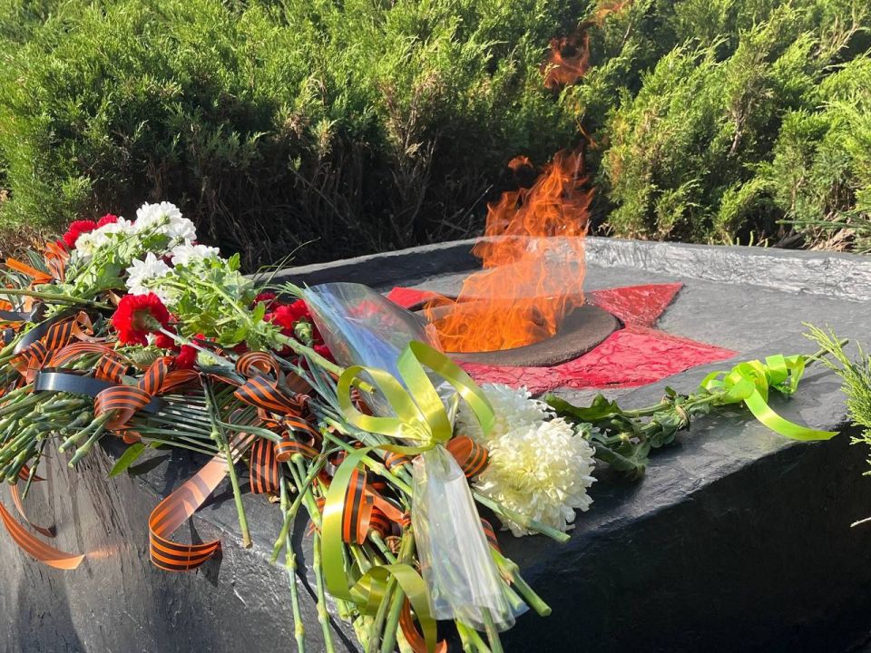В Шахтерске Председатель #Комитет_по_природопользованию_экологии_недрам_и_природным_ресурсам Сергей Михалев (фракция «Единая Россия») принял участие в памятном мероприятии, посвященном 82-й годовщине освобождения Донбасса от... В Шахтерске Председатель #Комитет_по_природопользованию_экологии_недрам_и_природным_ресурсам Сергей Михалев (фракция «Единая Россия») принял участие в памятном мероприятии, посвященном 82-й годовщине освобождения Донбасса от...