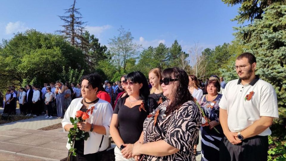 В Докучаевск почтили память освободителям Донбасса В Докучаевск почтили память освободителям Донбасса