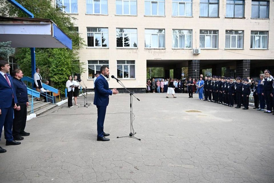 Наталья Никонорова: В моей родной школе города Донецка № 115 случилось знаменательное событие! Наталья Никонорова: В моей родной школе города Донецка № 115 случилось знаменательное событие!
