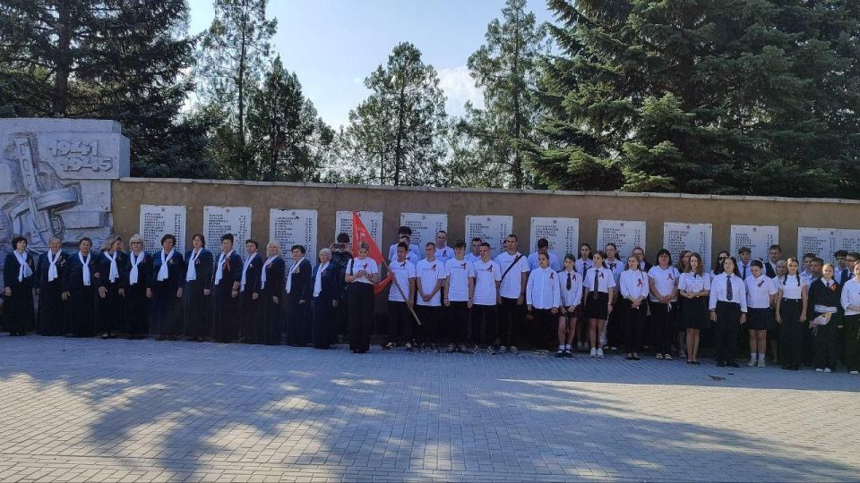 В Докучаевск почтили память освободителям Донбасса В Докучаевск почтили память освободителям Донбасса