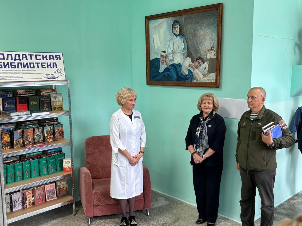 В Свердловской области открылась первая «Солдатская библиотека» В Свердловской области открылась первая «Солдатская библиотека»