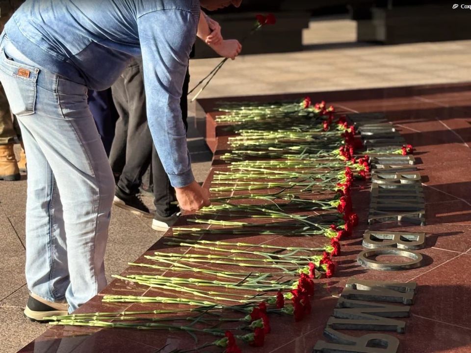 Во исполнение поручения Главы Донецкой Народной Республики Дениса Владимировича Пушилина о ведении постоянного диалога с населением республики , управляющий делами администрации городского округа Дебальцево Инна Рудакова... Во исполнение поручения Главы Донецкой Народной Республики Дениса Владимировича Пушилина о ведении постоянного диалога с населением республики , управляющий делами администрации городского округа Дебальцево Инна Рудакова...