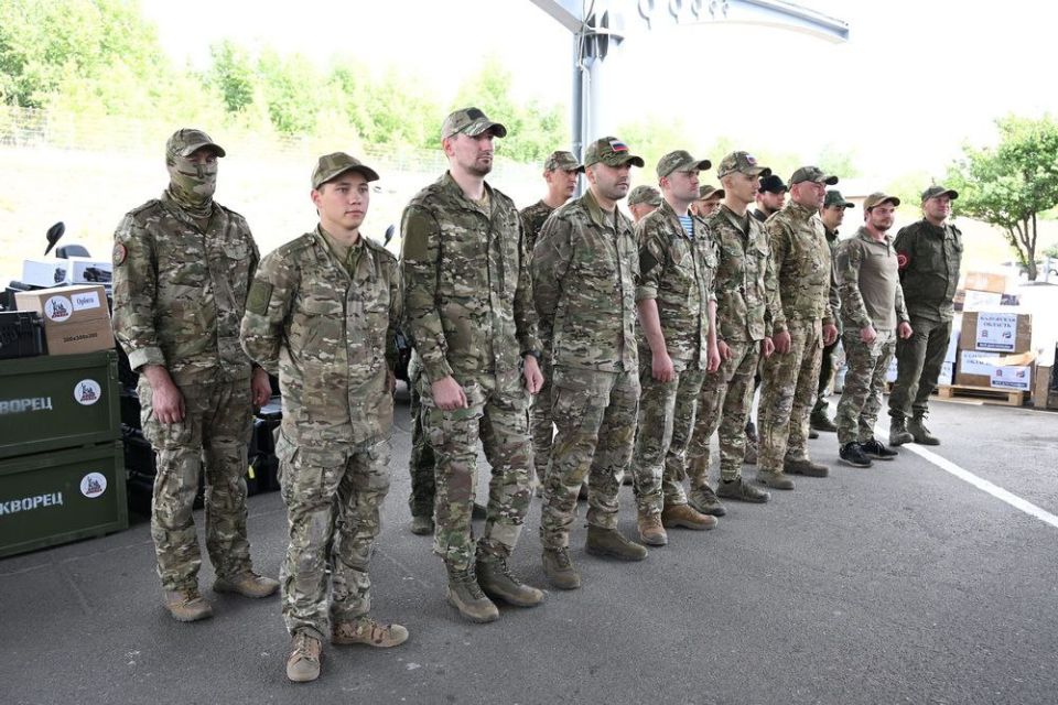 «Единая Россия» передала квадроциклы, мотоциклы и спецтехнику подразделениям группировки войск «Центр» и батальону «Сомали» «Единая Россия» передала квадроциклы, мотоциклы и спецтехнику подразделениям группировки войск «Центр» и батальону «Сомали»