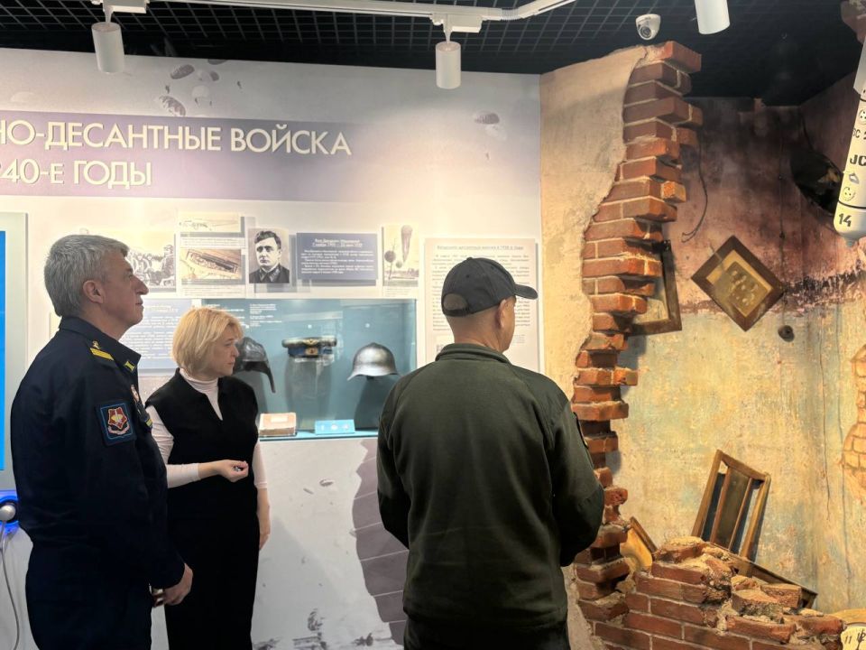 В Екатеринбург прибыл наш боевой товарищ — Дмитрий Александрович Огилец, председатель Донецкой региональной организации «Российский союз ветеранов Афганистана и специальных военных операций», депутат Народного Совета ДНР В Екатеринбург прибыл наш боевой товарищ — Дмитрий Александрович Огилец, председатель Донецкой региональной организации «Российский союз ветеранов Афганистана и специальных военных операций», депутат Народного Совета ДНР