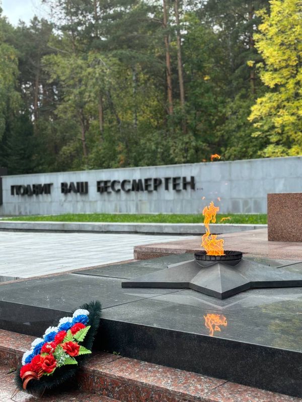 В ходе визита Дмитрия Александровича Огильца в Екатеринбург мы посетили Широкореченский мемориал В ходе визита Дмитрия Александровича Огильца в Екатеринбург мы посетили Широкореченский мемориал