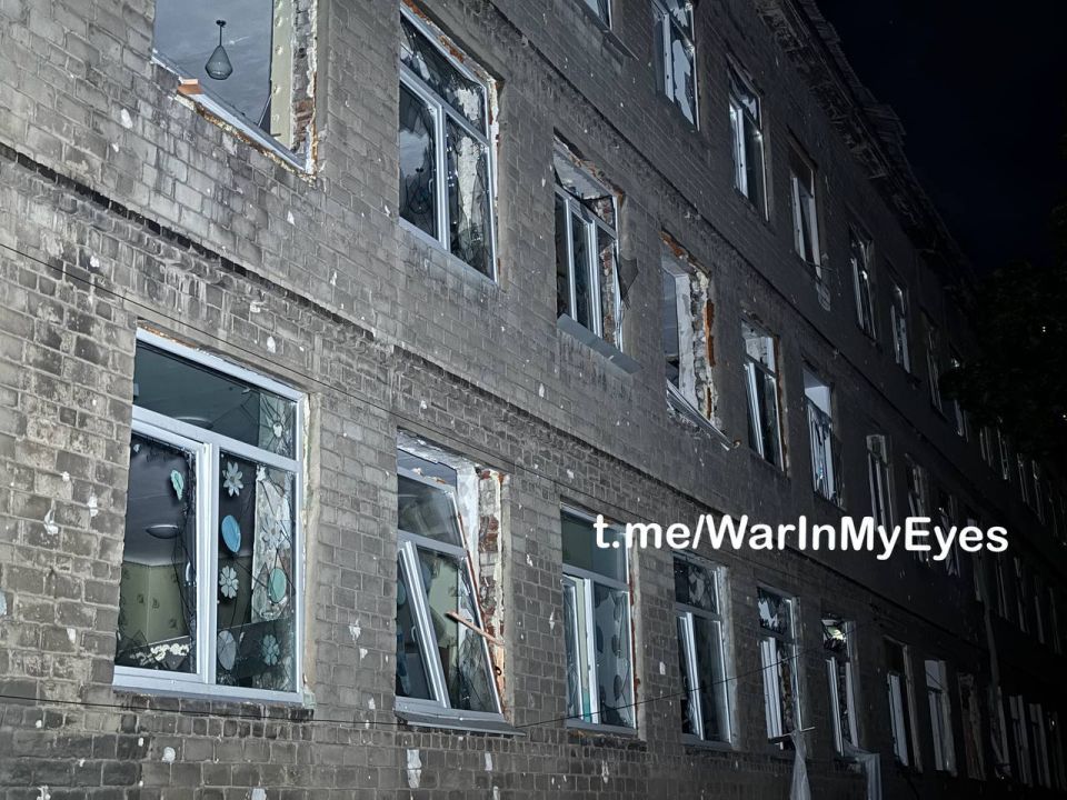 Родион Мирошник: Украина три дня интенсивно наносила ракетно-дронные удары по гражданским объектам на территории ДНР Родион Мирошник: Украина три дня интенсивно наносила ракетно-дронные удары по гражданским объектам на территории ДНР