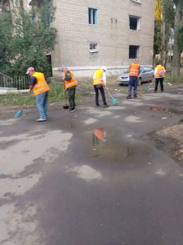С заботой об округе.. За 10.09.2025 года сотрудниками МУП АГЯ «ЖЭК» выполнены следующие виды работ: выполнен ремонт подъездного освещения по адресу: кв-л. 102, д.11 выполнены работы по уборке придомовой территории по адресам... С заботой об округе.. За 10.09.2025 года сотрудниками МУП АГЯ «ЖЭК» выполнены следующие виды работ: выполнен ремонт подъездного освещения по адресу: кв-л. 102, д.11 выполнены работы по уборке придомовой территории по адресам...