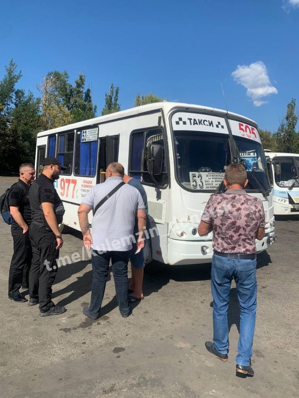 Алексей Кулемзин: Сегодня сотрудники администрации городского округа Донецк совместно с представителями муниципального предприятия «Донэлектроавтотранс» провели мониторинг состояния пассажирского транспорта на ДС «Центр» Алексей Кулемзин: Сегодня сотрудники администрации городского округа Донецк совместно с представителями муниципального предприятия «Донэлектроавтотранс» провели мониторинг состояния пассажирского транспорта на ДС «Центр»