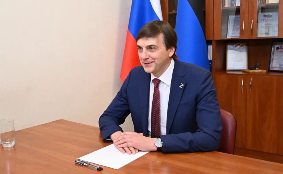 Сергей Кравцов обсудил с главой ДНР восстановление учебных заведений в регионе Сергей Кравцов обсудил с главой ДНР восстановление учебных заведений в регионе