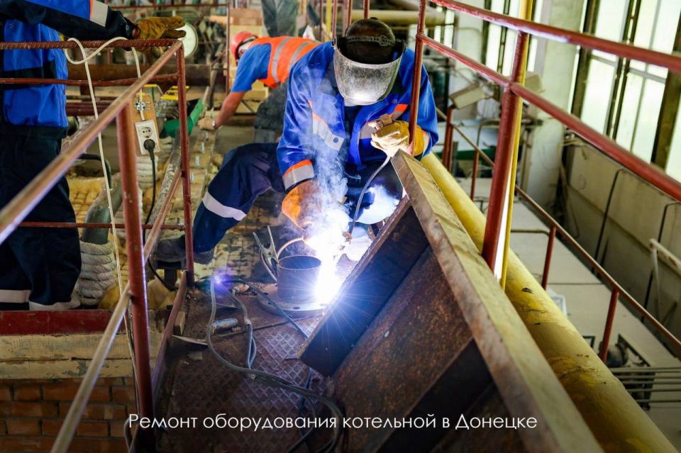 Москва продолжает масштабную работу по поддержке Луганска и Донецка Москва продолжает масштабную работу по поддержке Луганска и Донецка