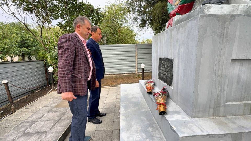 Константин Зинченко: Ко Дню города почтили память погибших воинов участвовавших при освобождении Волновахи Константин Зинченко: Ко Дню города почтили память погибших воинов участвовавших при освобождении Волновахи