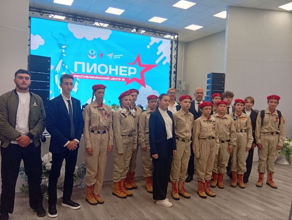 Сегодня Глава муниципального образования городского округа Дебальцево Сергей Викторович Желновач вместе с представителями молодёжи округа принял участие в межрегиональном телемосте «Хабаровск — Луганск», прошедшем под эгидой... Сегодня Глава муниципального образования городского округа Дебальцево Сергей Викторович Желновач вместе с представителями молодёжи округа принял участие в межрегиональном телемосте «Хабаровск — Луганск», прошедшем под эгидой...
