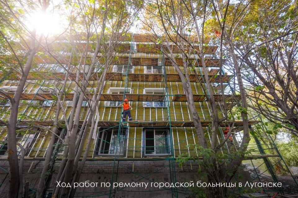 Москва продолжает масштабную работу по поддержке Луганска и Донецка Москва продолжает масштабную работу по поддержке Луганска и Донецка