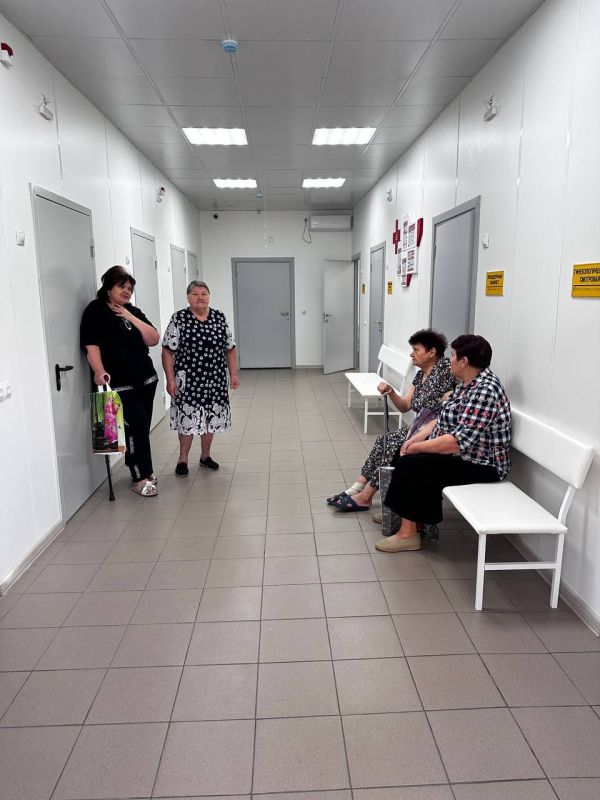 В рамках федерального проекта «Модернизация первичного звена здравоохранения Российской Федерации» национального проекта «Продолжительная и активная жизнь» в Торезе начал работу новый ФАП В рамках федерального проекта «Модернизация первичного звена здравоохранения Российской Федерации» национального проекта «Продолжительная и активная жизнь» в Торезе начал работу новый ФАП