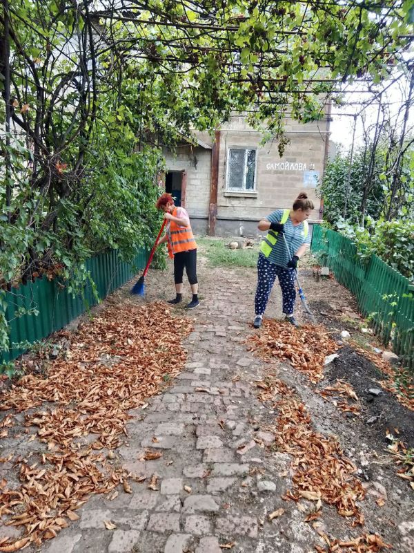 Сотрудники жилищно-коммунальных предприятий Кировского внутригородского района г. Донецка продолжают наводить порядок по следующим адресам: Сотрудники жилищно-коммунальных предприятий Кировского внутригородского района г. Донецка продолжают наводить порядок по следующим адресам: