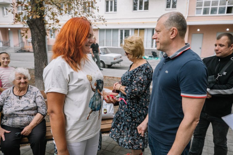 Выдавать будут по мере готовности: жители Мариуполя получили первые компенсационные квартиры Выдавать будут по мере готовности: жители Мариуполя получили первые компенсационные квартиры