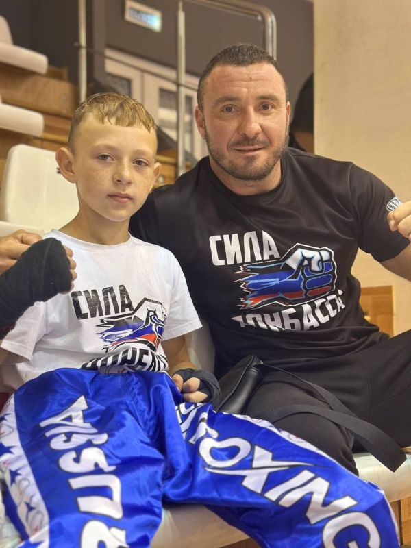 Спортсмены СК "Сила Донбасса" по кикбоксингу с триумфом выступили на Всероссийских играх! Спортсмены СК "Сила Донбасса" по кикбоксингу с триумфом выступили на Всероссийских играх!