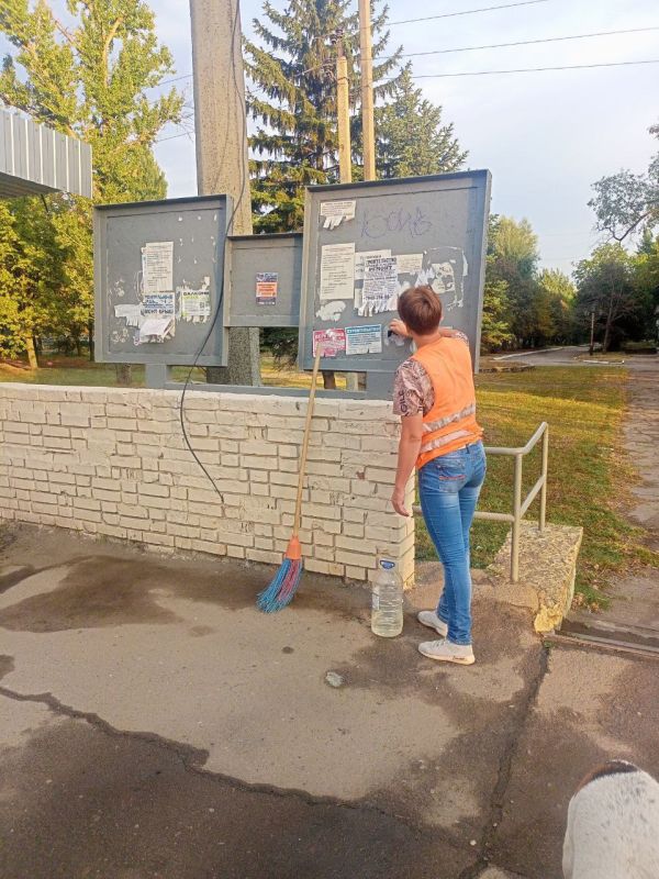 С заботой об округе.. За 10.09.2025 года сотрудниками МУП АГЯ «ЖЭК» выполнены следующие виды работ: выполнен ремонт подъездного освещения по адресу: кв-л. 102, д.11 выполнены работы по уборке придомовой территории по адресам... С заботой об округе.. За 10.09.2025 года сотрудниками МУП АГЯ «ЖЭК» выполнены следующие виды работ: выполнен ремонт подъездного освещения по адресу: кв-л. 102, д.11 выполнены работы по уборке придомовой территории по адресам...