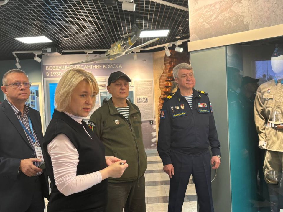 В Екатеринбург прибыл наш боевой товарищ — Дмитрий Александрович Огилец, председатель Донецкой региональной организации «Российский союз ветеранов Афганистана и специальных военных операций», депутат Народного Совета ДНР В Екатеринбург прибыл наш боевой товарищ — Дмитрий Александрович Огилец, председатель Донецкой региональной организации «Российский союз ветеранов Афганистана и специальных военных операций», депутат Народного Совета ДНР