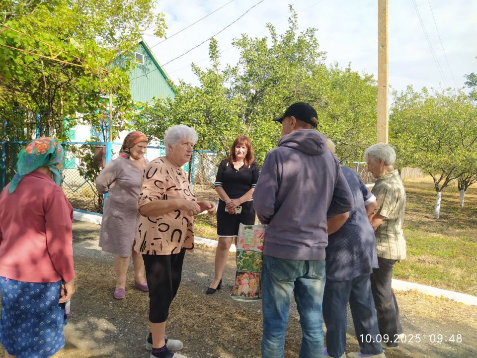10 сентября начальник Кумачовского территориального отдела Администрации Старобешевского муниципального округа Ирина Бондаренко провела встречу с жителями села Кумачово 10 сентября начальник Кумачовского территориального отдела Администрации Старобешевского муниципального округа Ирина Бондаренко провела встречу с жителями села Кумачово