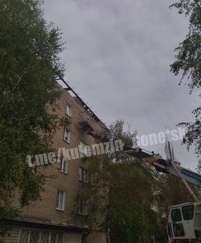 Алексей Кулемзин: Бригады шефа-региона Москва совместно с работниками Единого регионального фонда по управлению МКД ДНР ведут работы по устранению последствий вчерашнего варварского обстрела украинских националистов Алексей Кулемзин: Бригады шефа-региона Москва совместно с работниками Единого регионального фонда по управлению МКД ДНР ведут работы по устранению последствий вчерашнего варварского обстрела украинских националистов