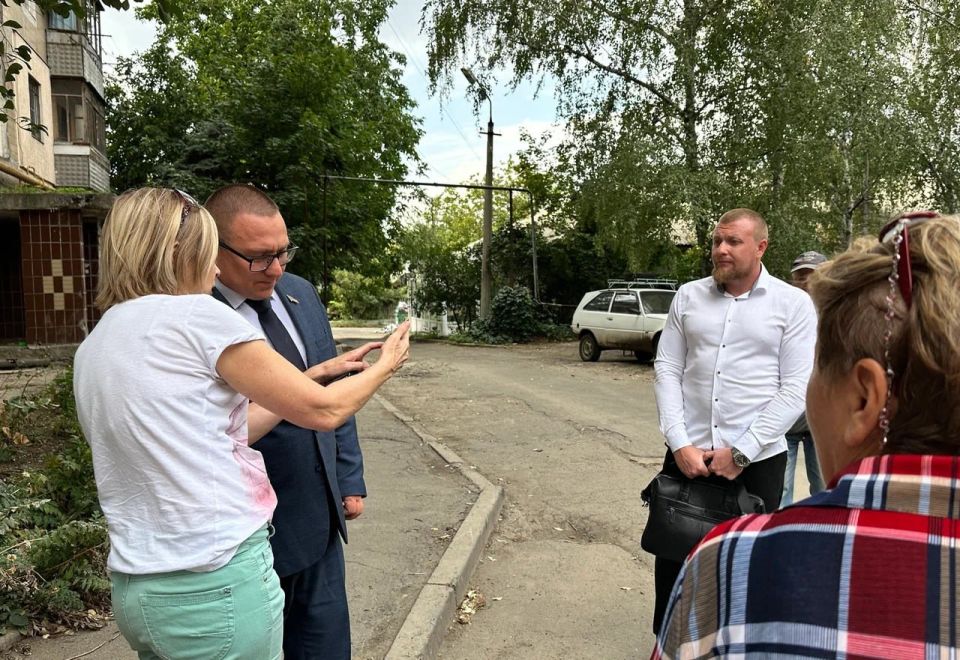 Андрей Крамар: Продолжаем нашу общую битву за воду: командой ЛДПР в ДНР выезжали на сигналы в чат-бот Главы ДНР из Калининского и Киевского районов Донецка Андрей Крамар: Продолжаем нашу общую битву за воду: командой ЛДПР в ДНР выезжали на сигналы в чат-бот Главы ДНР из Калининского и Киевского районов Донецка